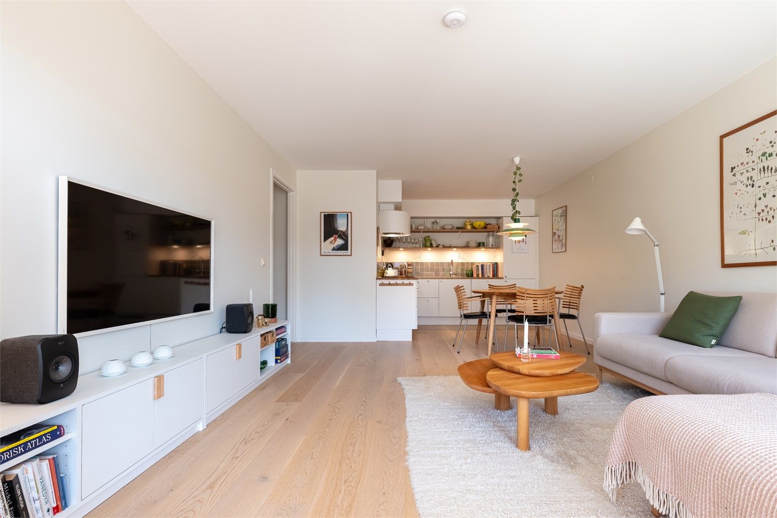 Leiligheten er en del av det populære sameiet Sogn Terrasse, som ligger inntil store friområder med tursti direkte fra sameiets tomt opp til Sogn Hagekoloni. Foto: Chris Borowiak.