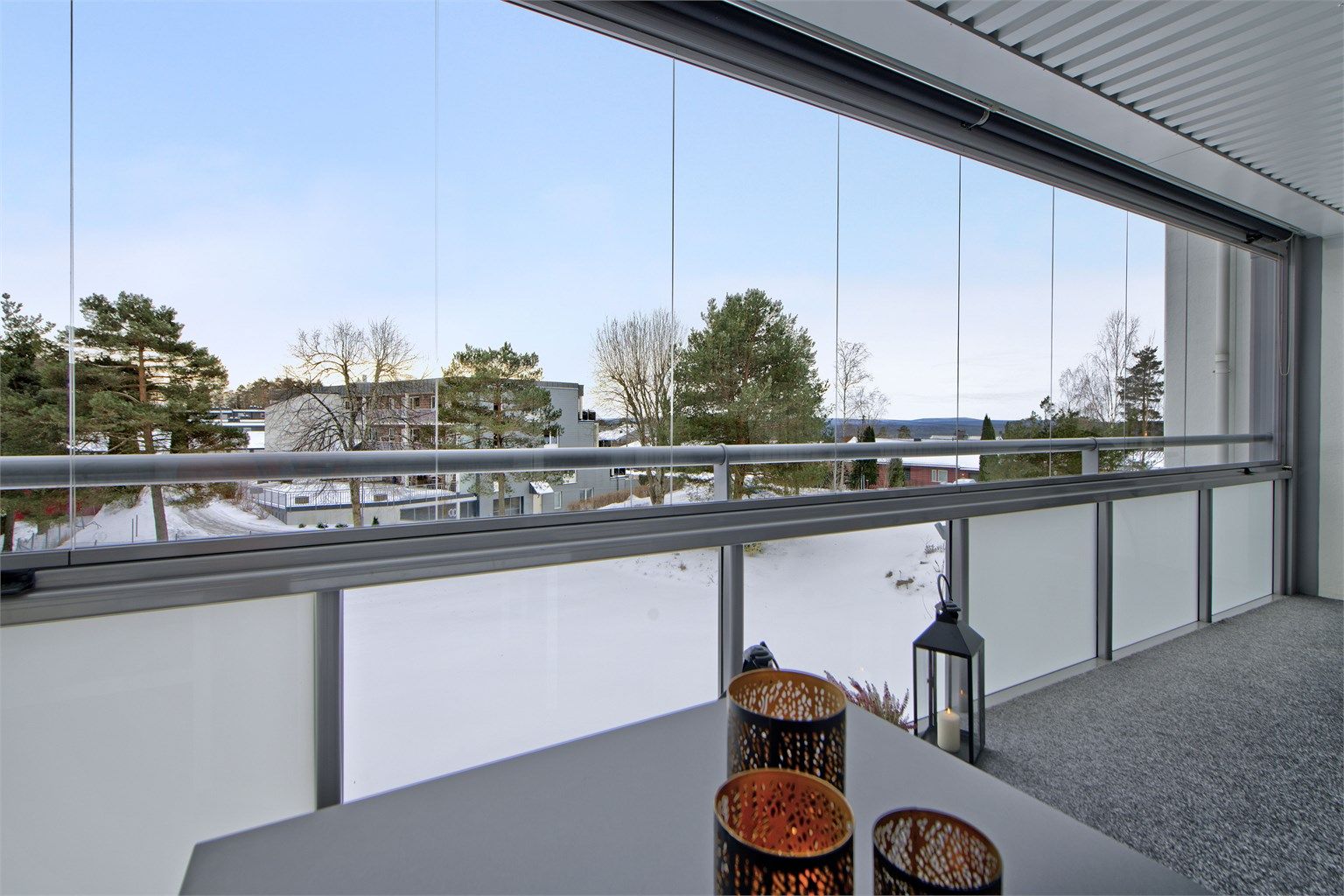 Sebastian Håbesland v/Krogsveen presenterer Hareveien 5B - stor og innglasset balkong - solrik med flott utsyn og lite innsyn - foto: Oddphoto