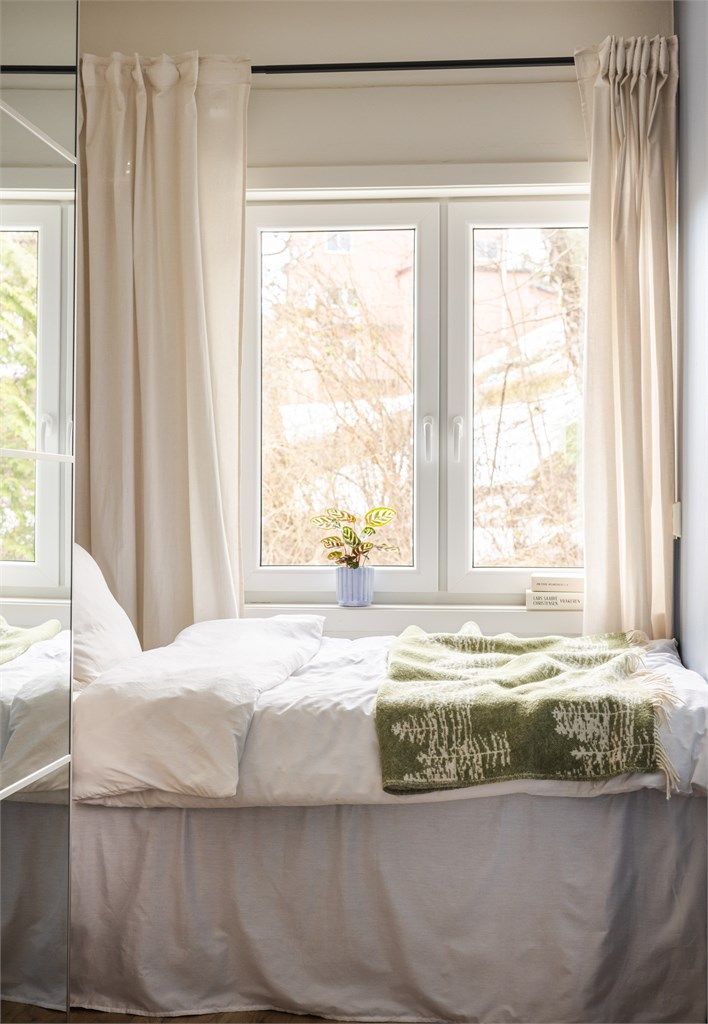 Soverommet passer fint som barnerom, gjesterom eller kontor.