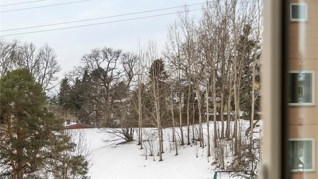 Her ferdes du temmelig fritt både i stuen, balkong og på soverom