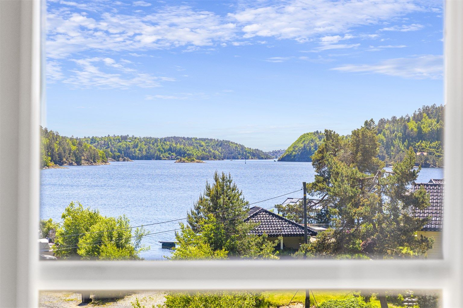 Utsikt over Tvedestrandsfjorden.