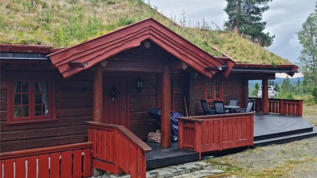 Utebilde inngangsparti - sommer