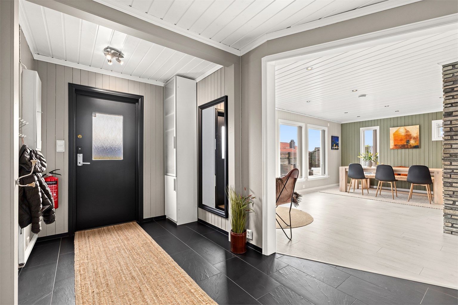 Entré/gang med adkomst til stue