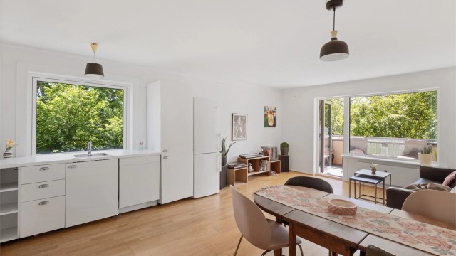 Velkommen til Eiksveien 84 på Østerås v/Ola Wee Ahlstrand hos Krogsveen Bærum