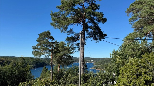 Området er kjent for sin vakre skjærgård og idylliske omgivelser.