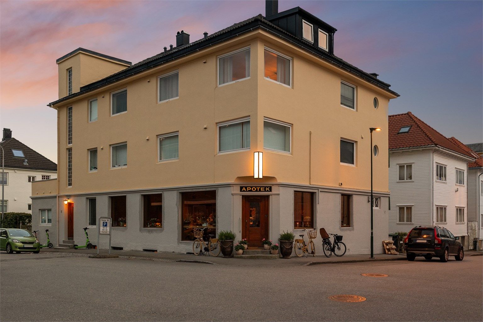 I det gamle apoteket på Storhaug er det nylig åpnet nabolags café