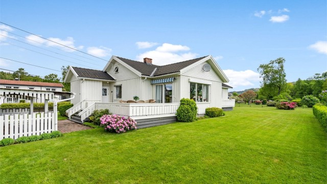 Arkivbilder før pergola og terrasse ble oppført