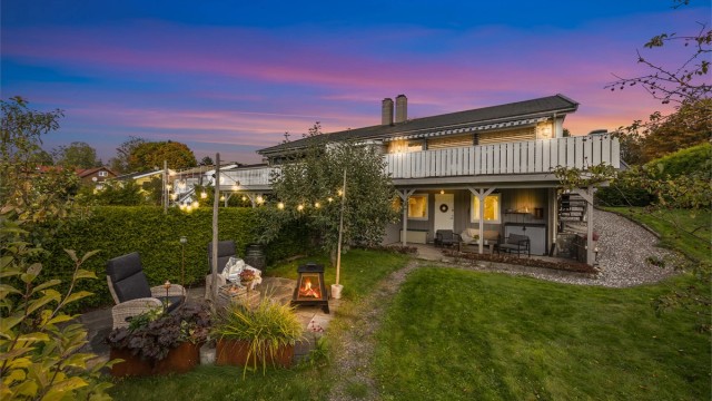 Velkommen til Moengveien 25B! Presenteres av Silje Frankplads v/ Krogsveen avd. Skedsmokorset