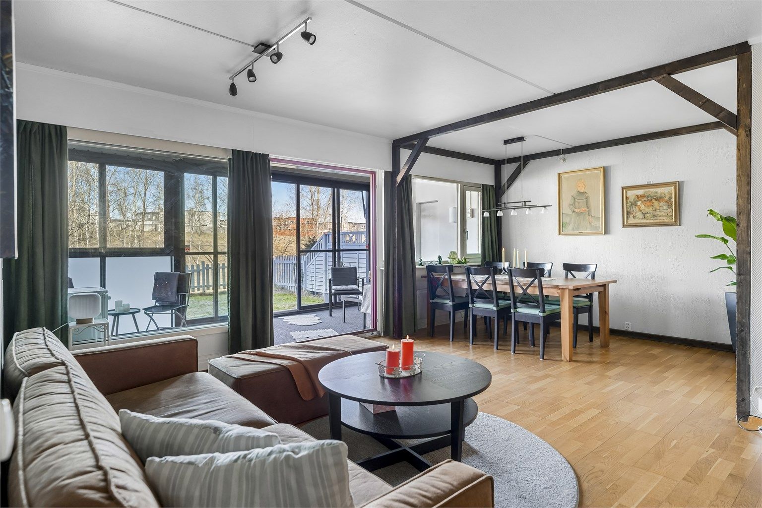 Eiendomsmegler Krogsveen v/Siv S Ostrø ønsker velkommen til Alingsåsveien 9!