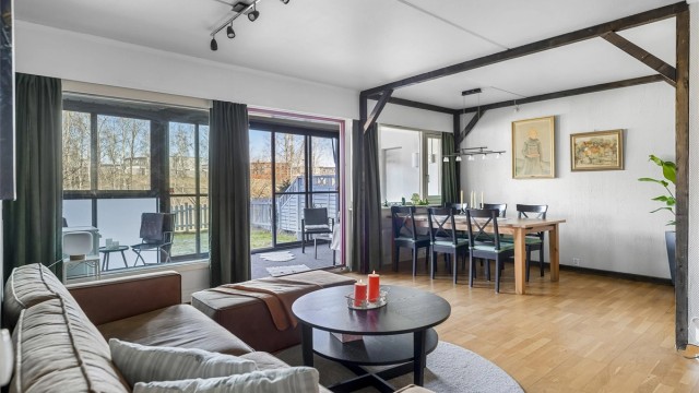 Eiendomsmegler Krogsveen v/Siv S Ostrø ønsker velkommen til Alingsåsveien 9!