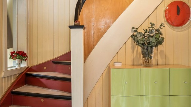 Trapp opp til 2. etasje