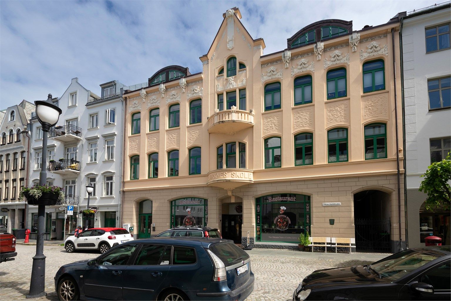 Leiligheten er beliggende i en flott bygård i jugendstil 
Foto: Stian Wiik