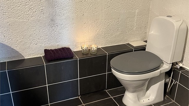Bad med dusjkabinett.