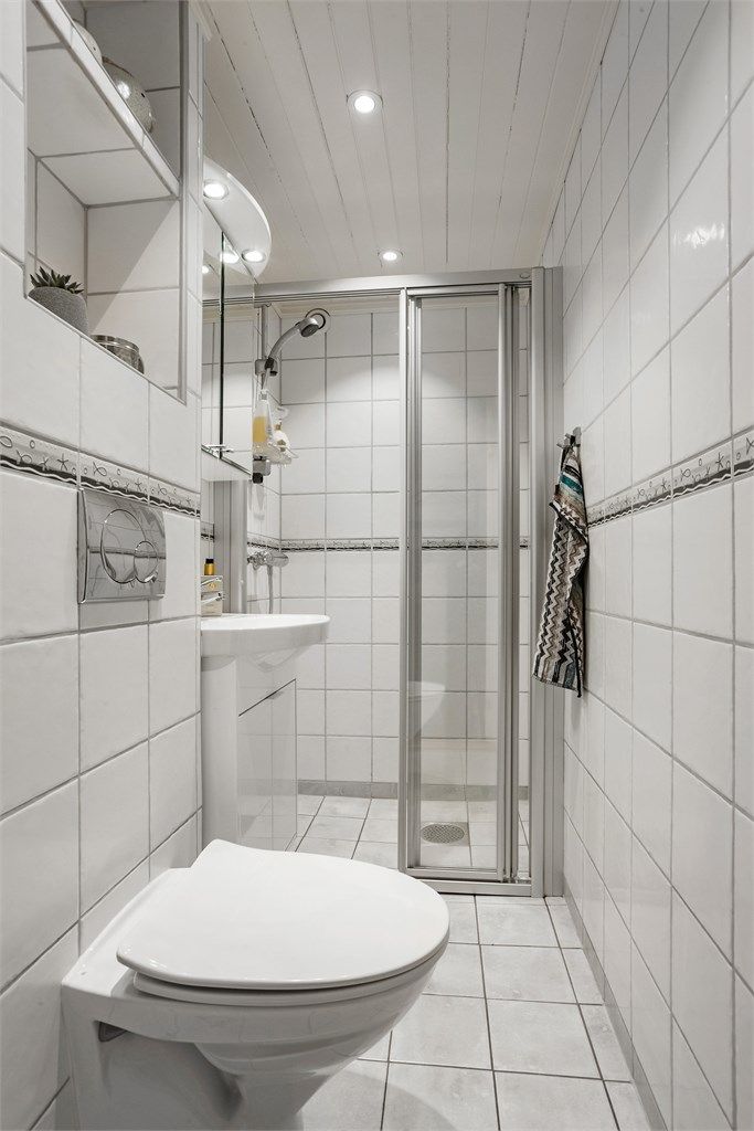 Baderom ble renovert i 2009 med unntak av hovedsluk som er fra byggeår. 