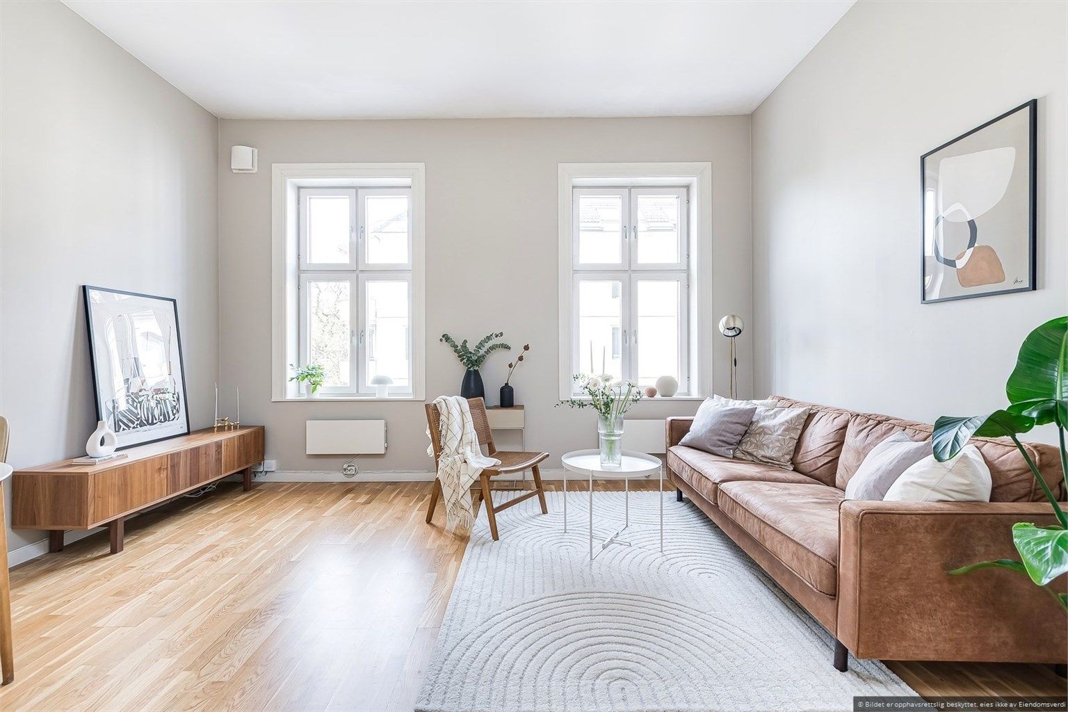 Store vindusflater i stuen