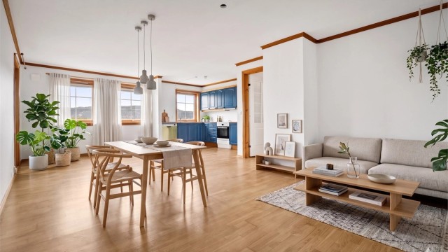 Underetasjen har en romslig stue og kjøkken i åpen løsning. Digitalt stylet.