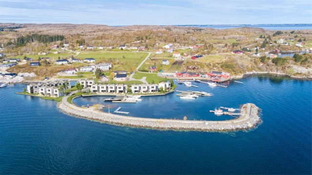 Stor og svært spennende næringstomt attraktivt beliggende på Ansnes, rett ved Ansnes Brygger! Ta kontakt for nærmere informasjon og avtale om visning