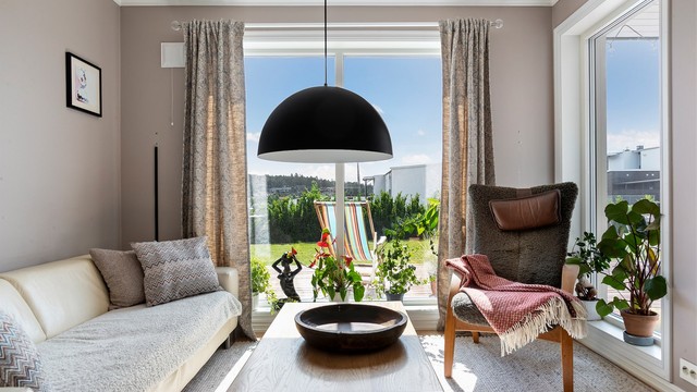 Vinduer med trelags glass bidrar til god isolasjon og støyreduksjon.
