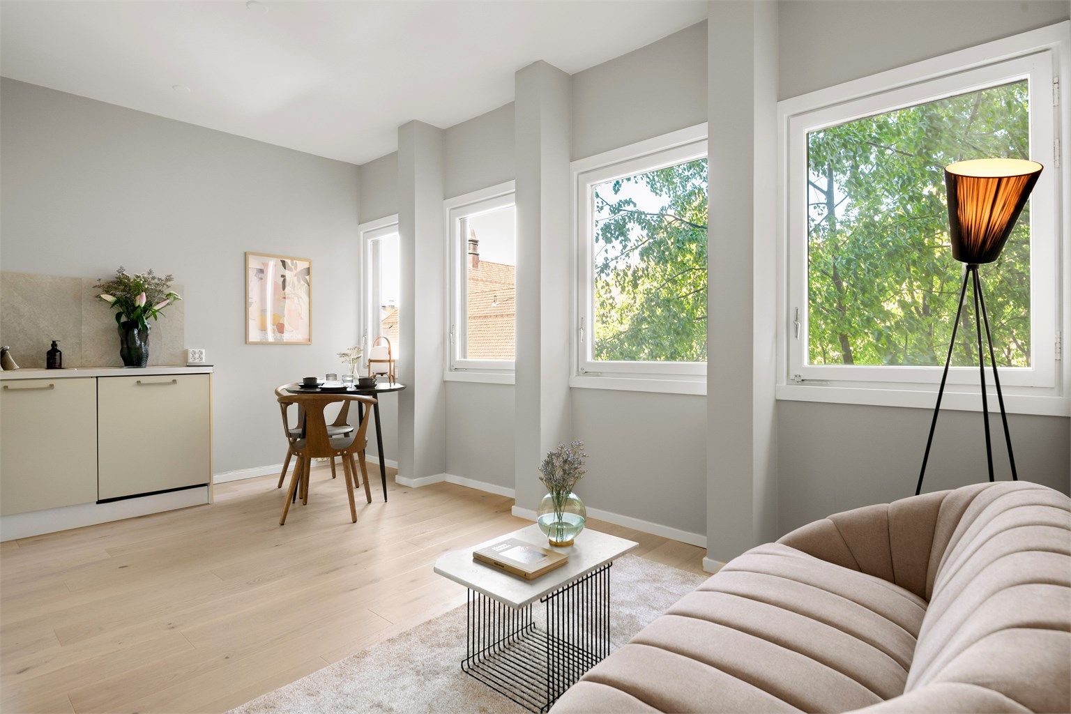 Velkommen til Herslebs gate 19 og denne råfine 2-roms selveierleiligheten beliggende i 4.etasje med heis - Presentert av Christoffer S. Akerjordet og Krogsveen Nordstrand