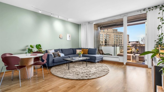 Velkommen til Gunnar Schjelderups vei 11 C - Presentert av Blenor Hadergjonaj v/Krogsveen.