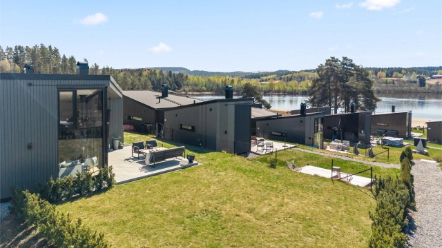 Stor hage med nok boltreplass til hele familien!