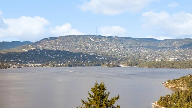 Her har du flott utsikt mot Askerlandet og Holmenkollen.