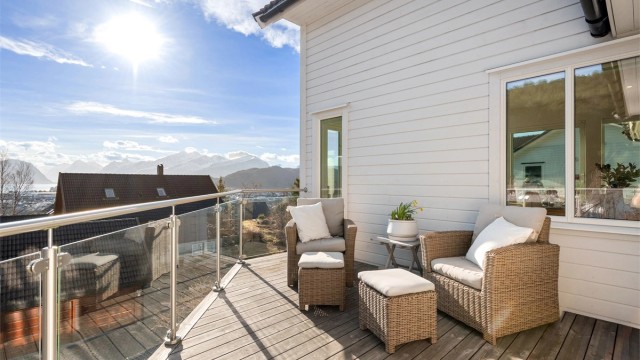 Hyggelig frokostterrasse mot sydøst