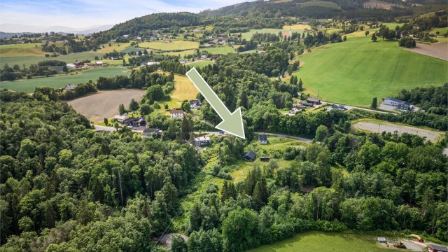 Eiendommen strekker seg over ca. 15,8 mål og gir et unikt utgangspunkt for å realisere drømmen om et småbruk.
Foto: Ole Thoresen.