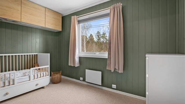 Soverommet ved siden av egner seg godt som barnerom/kontor/walk-in, alt etter eget ønske (Soverom 3)