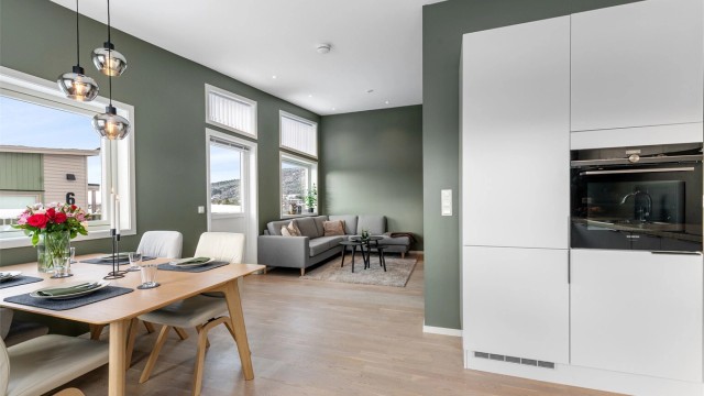 Leiligheten har en gjennomtenkt og god planløsning, og ble bygget i 2020.