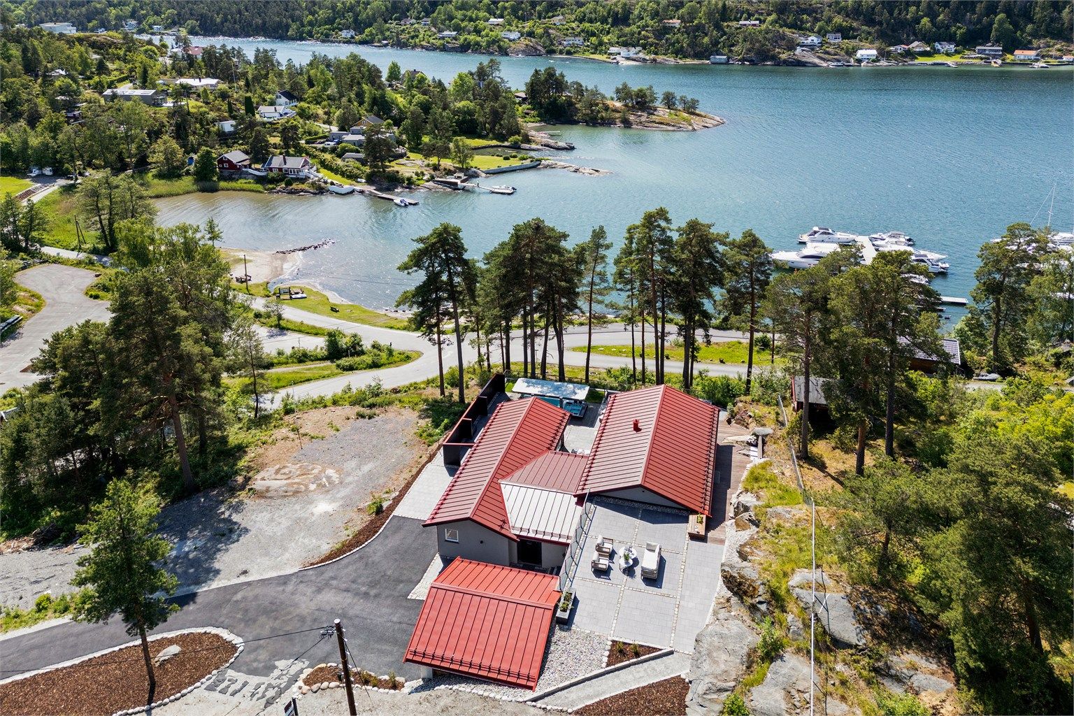 Beliggenhet rett ved sjøen