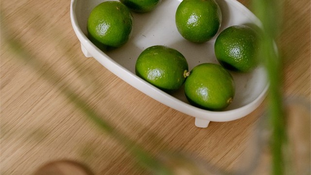 Leiligheten og limen har mye til felles; begge tilbyr litt mer en det du forventer av dens beskjedne størrelse.