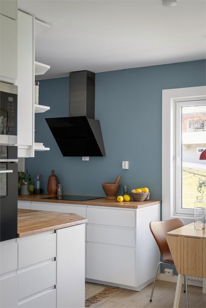 Her er det gulvvarme som gir en behagelig temperatur til matlagningen