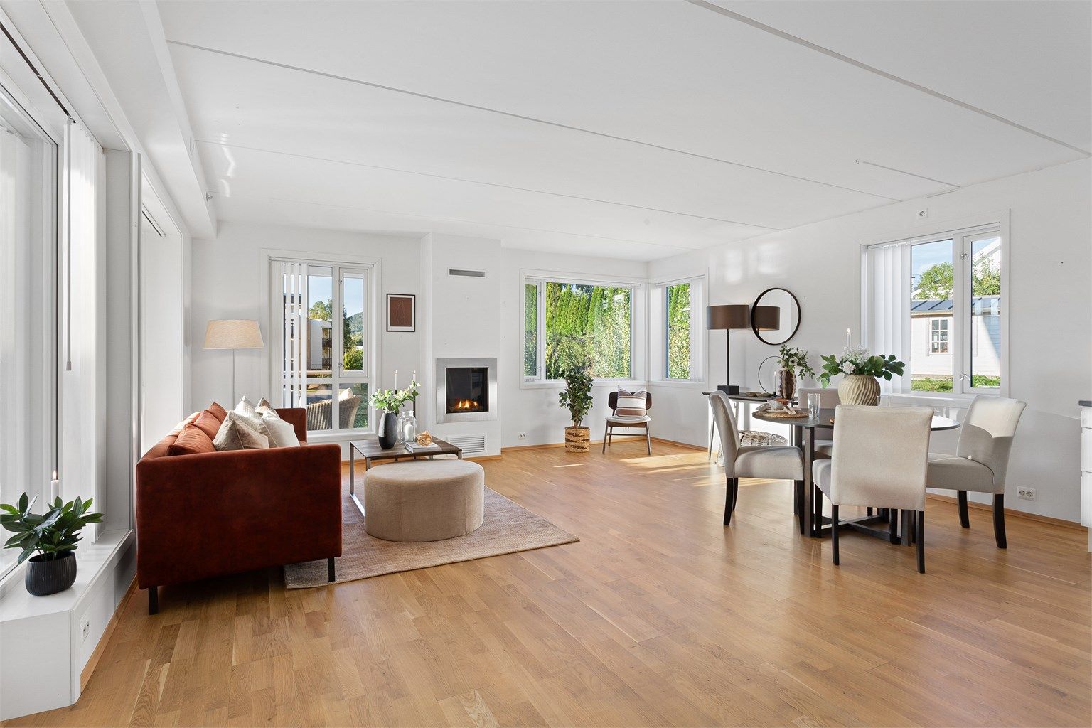 Sentrumsnær, lys og pen 3-roms fra 2016