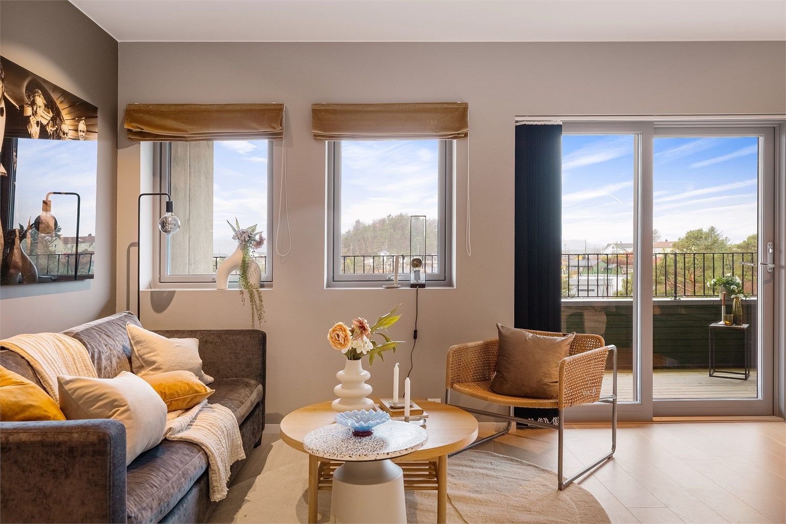 - Leiligheten er vendt mot sørvest og har godt lysinslipp -