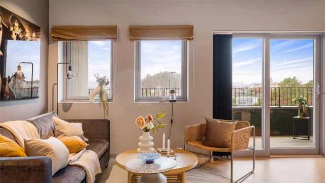 - Velkommen til Torvmyra 3, en 3-roms toppleilighet med heis og sørvest vendt altan -