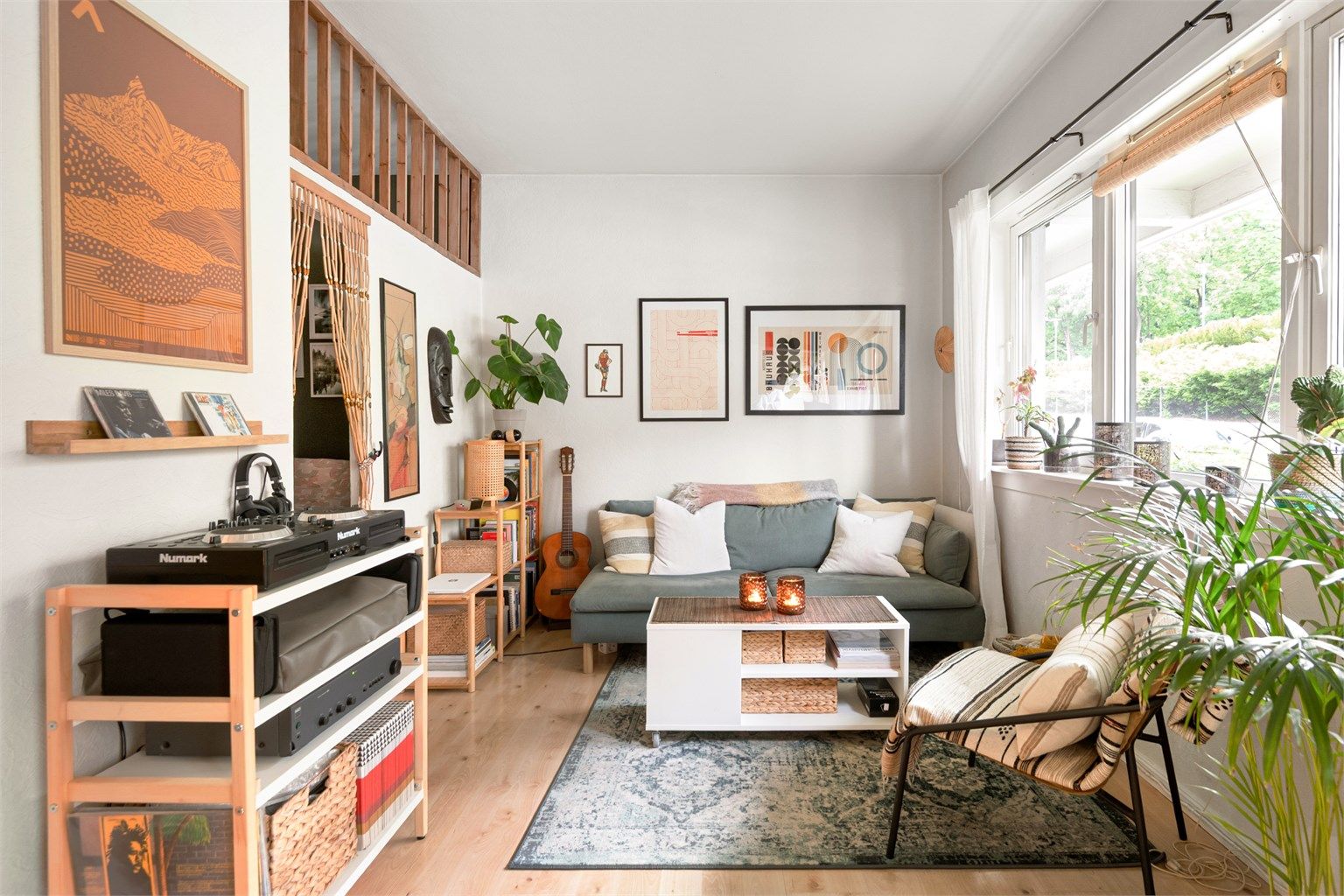 Velkommen til Vossegata 30 og denne koselige og plasseffektive 1-roms selveierleiligheten med alkove. Presentert av Christoffer S. Akerjordet og Krogsveen 