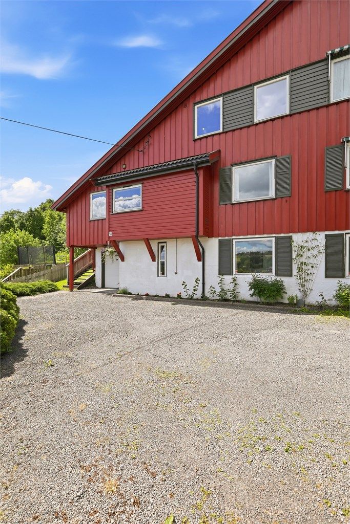 Eiendommen fra gårdsplassen