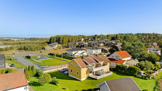 Torsnesveien 36 presenteres av Jørgen Sande Johansen i Krogsveen.