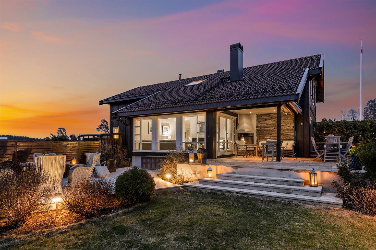 Arkitekttegnet enebolig med hybel