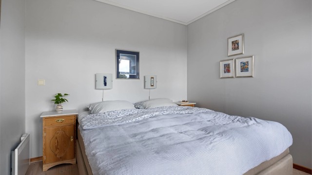 Lyst og pent hovedsoverom