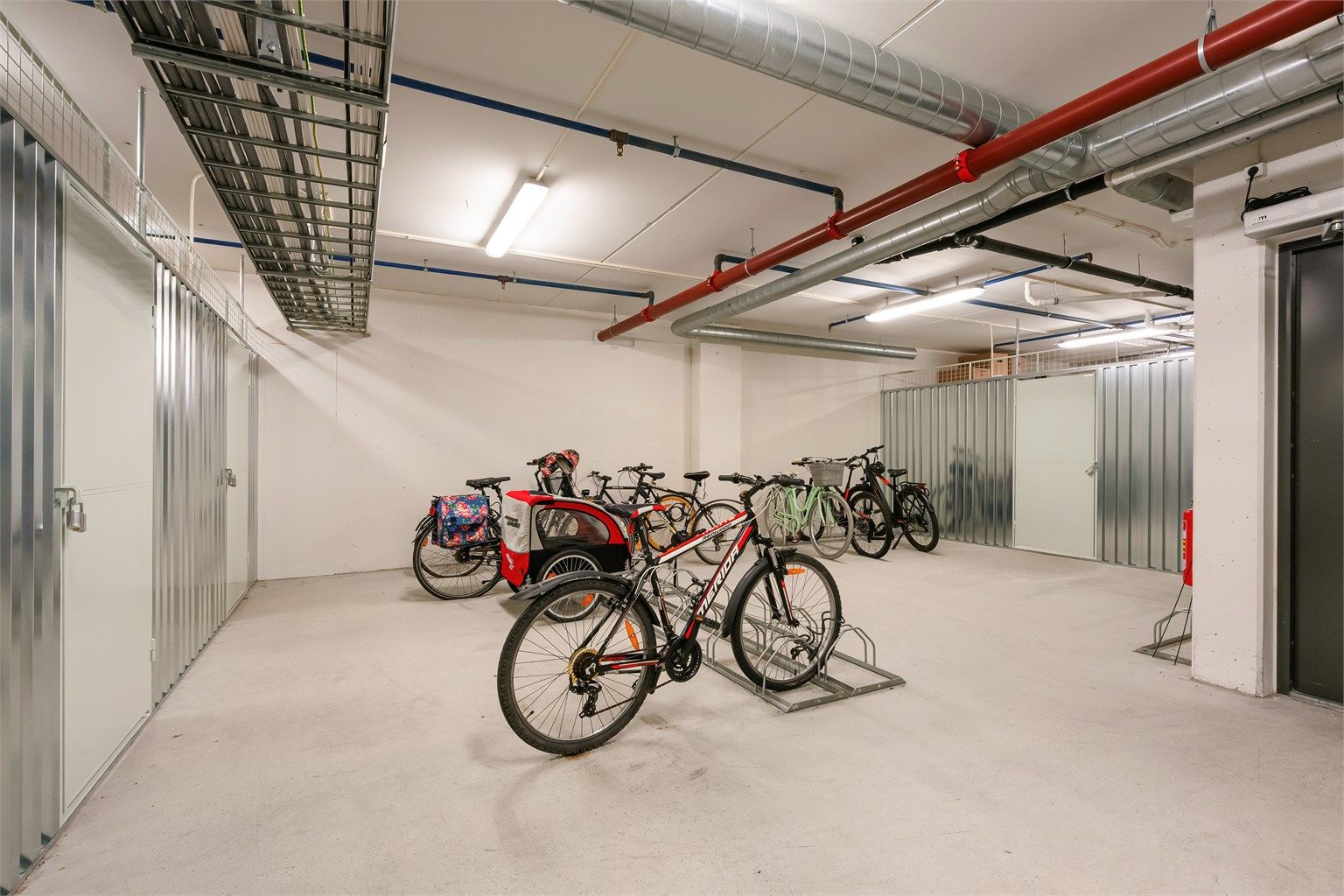 Felles sykkelparkering.