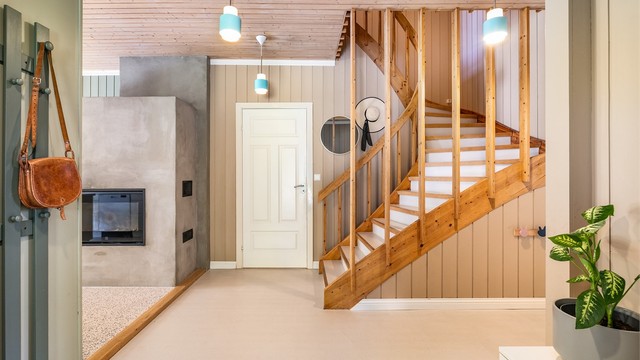 Nytt gulvbelegg ble lagt av fagpersonell både på kjøkkenet og i gangen i 2021.