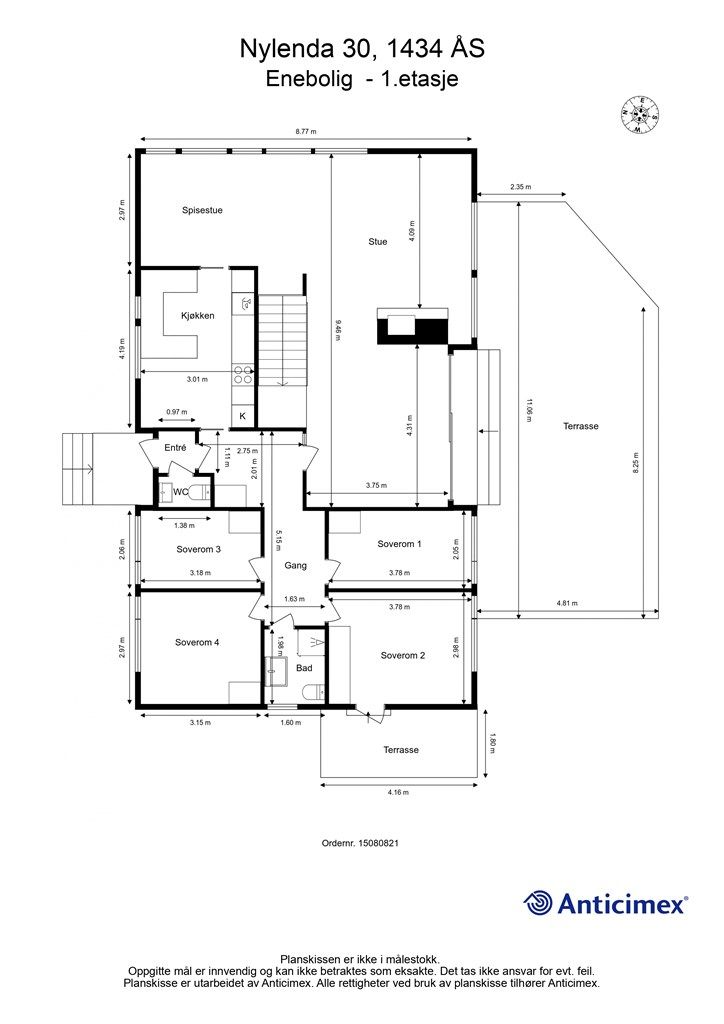 1. etasje har en praktisk planløsning med romslig stue, spisestue, kjøkken, bad, WC og en egen soveromsavdeling med hele fire rom.