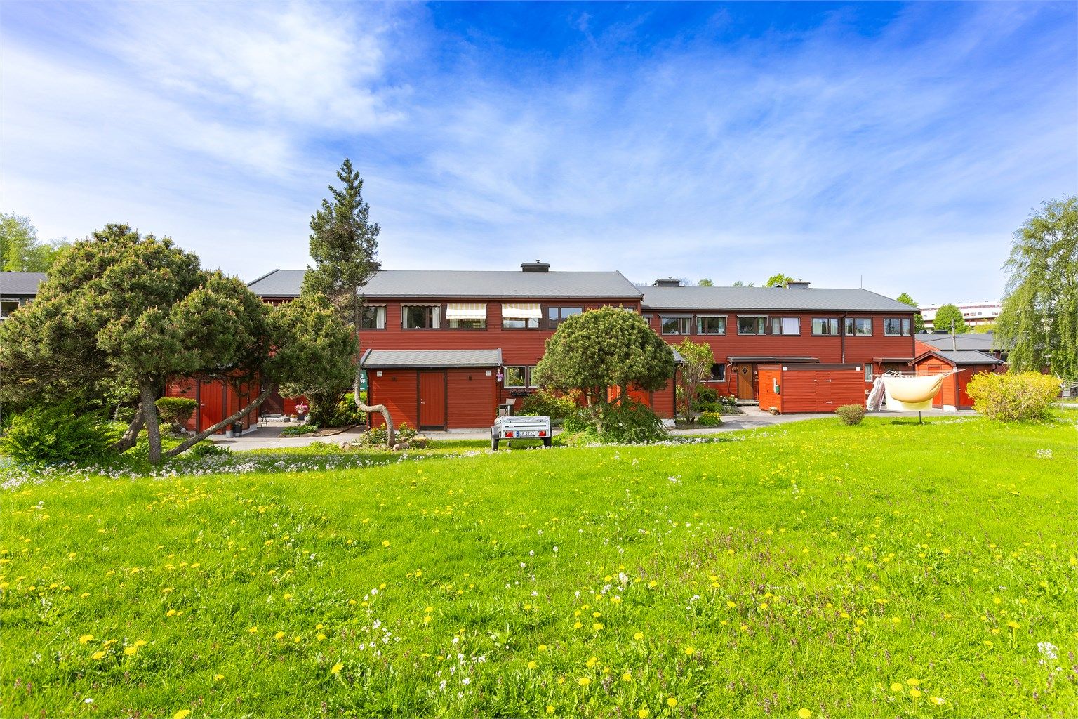 Rudsveien 22B - Attraktivt rekkehus over 3 plan beliggende skjermet og trygt i  blindvei.