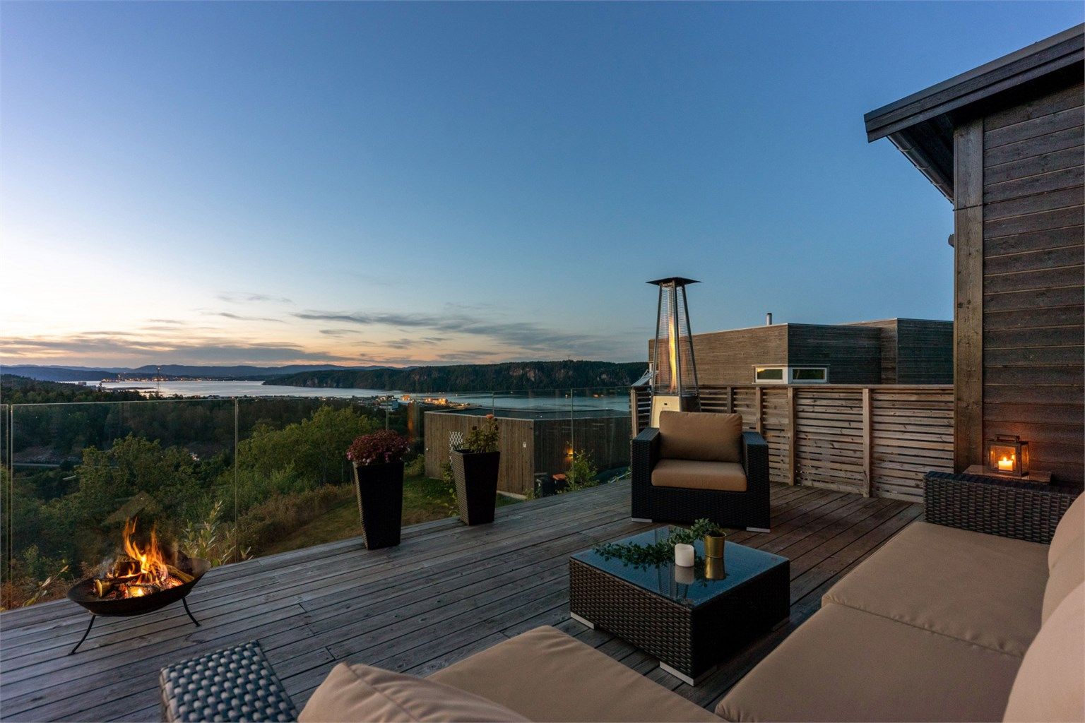 Her kan man nyte lange sommerkvelder sen kveldssol.