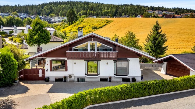 Eiendomsmegler Krogsveen v/Eskil R Tyskeberget ønsker velkommen tilTunvegen 6