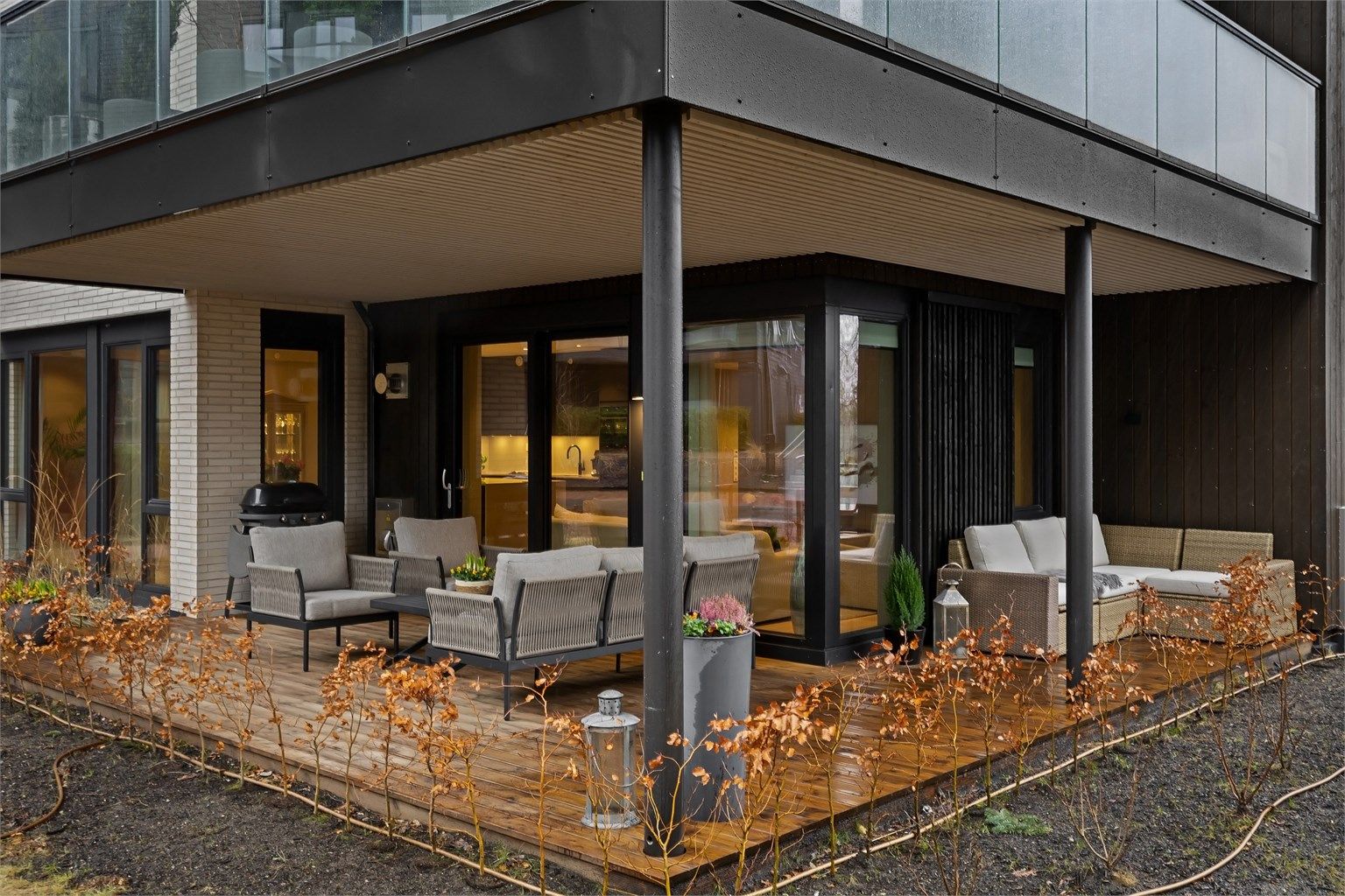 Splitter ny og eksklusiv endeleilighet med stor uteplass og meget sentral beliggenhet på Bekkestua