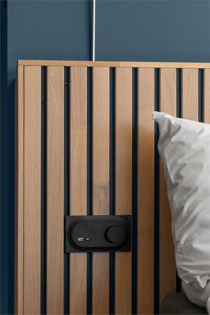 Hodegavl på vegg er spesiallaget og følger boligen. 