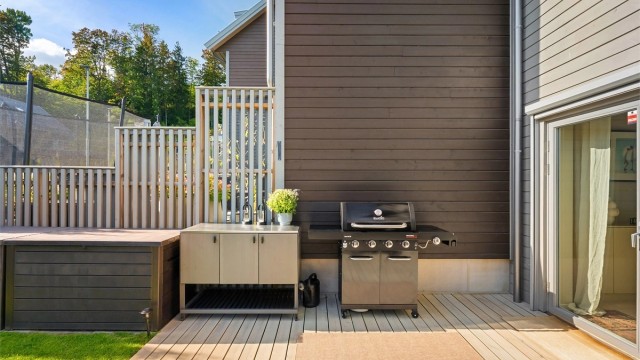Ny terrasse 2026. Her er det god plass til utekjøkken og grill.